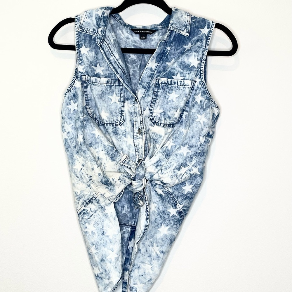 Rock and Republic Blue/White Western Rocker Chic Faded Star sleeveless shirt